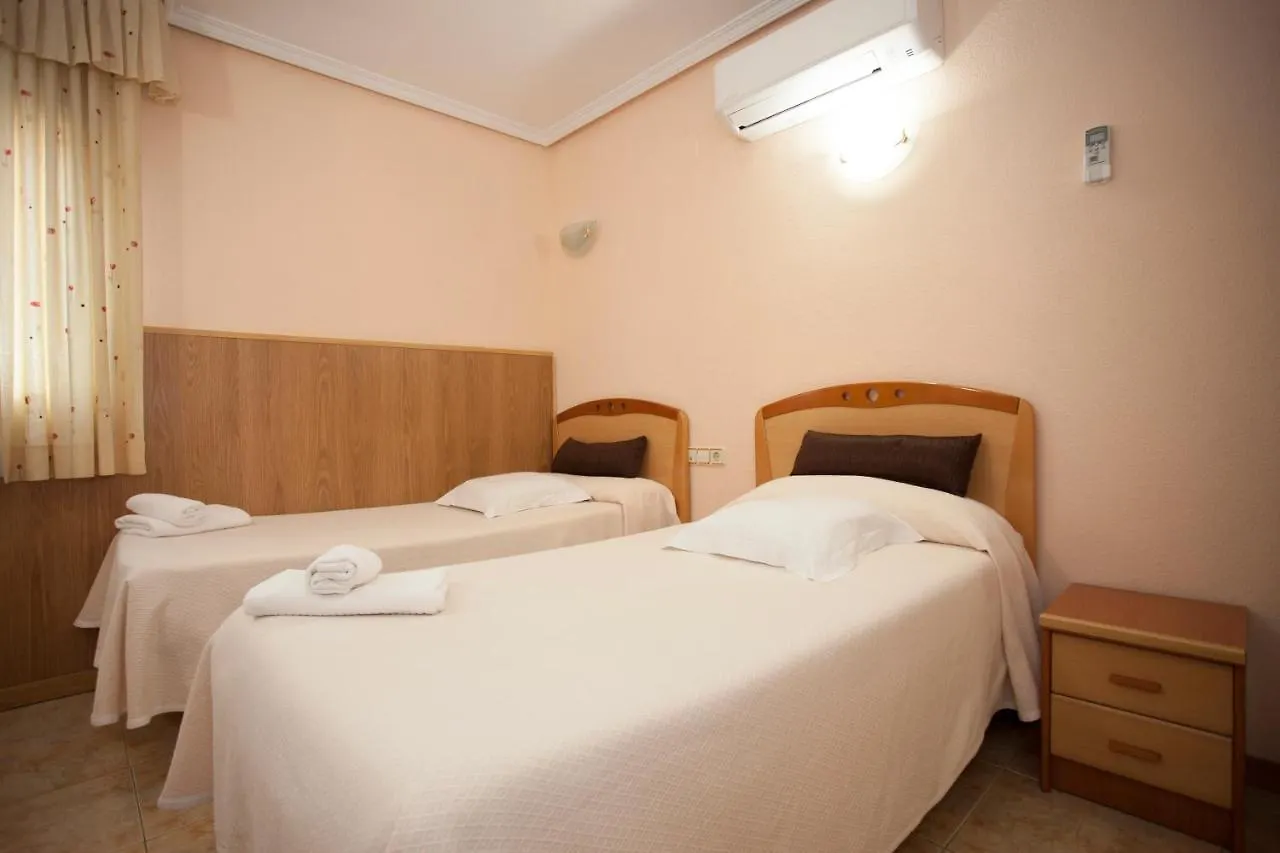 Hospedaje Los Rosales Madrid Spain